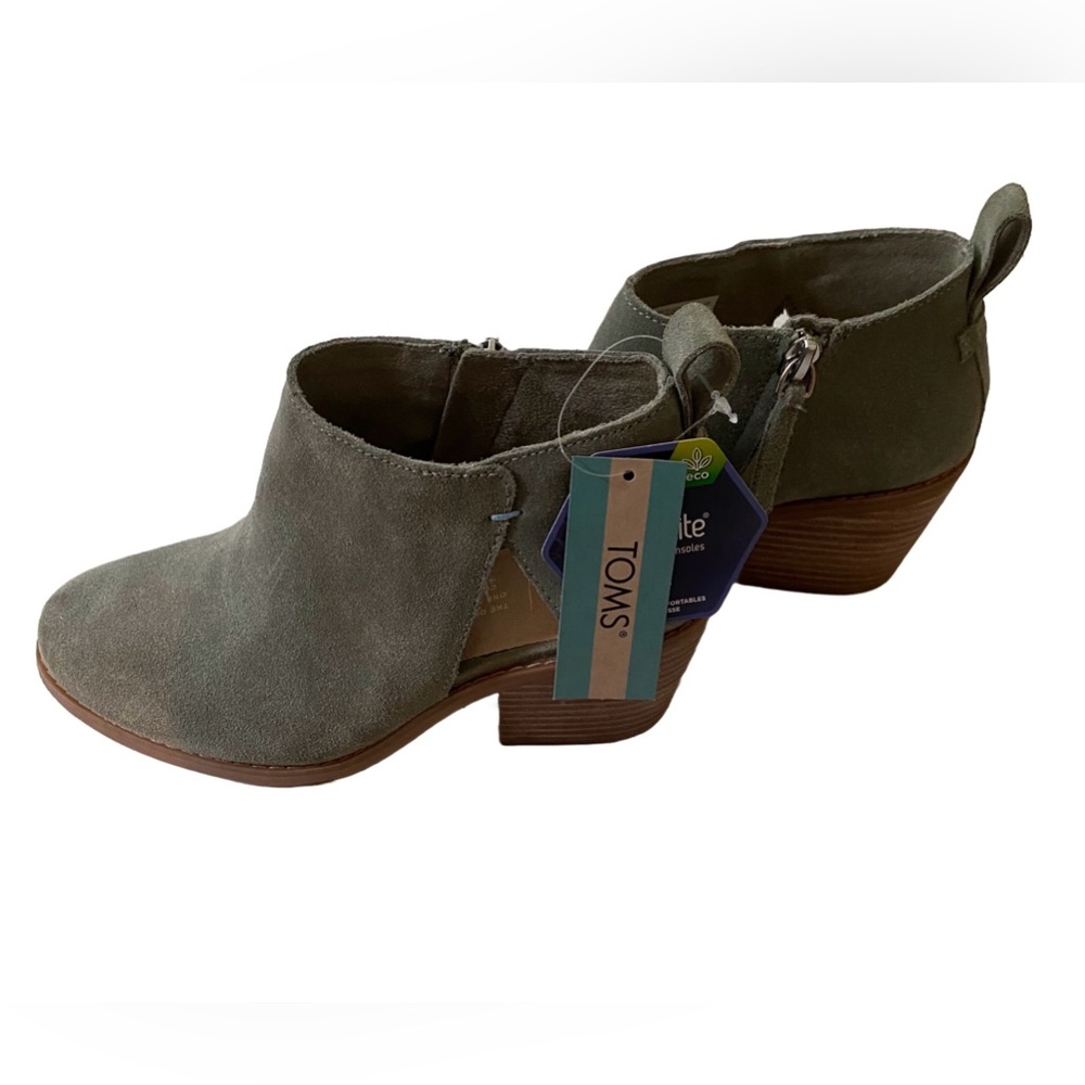 NWT Tom’s Booties size 5